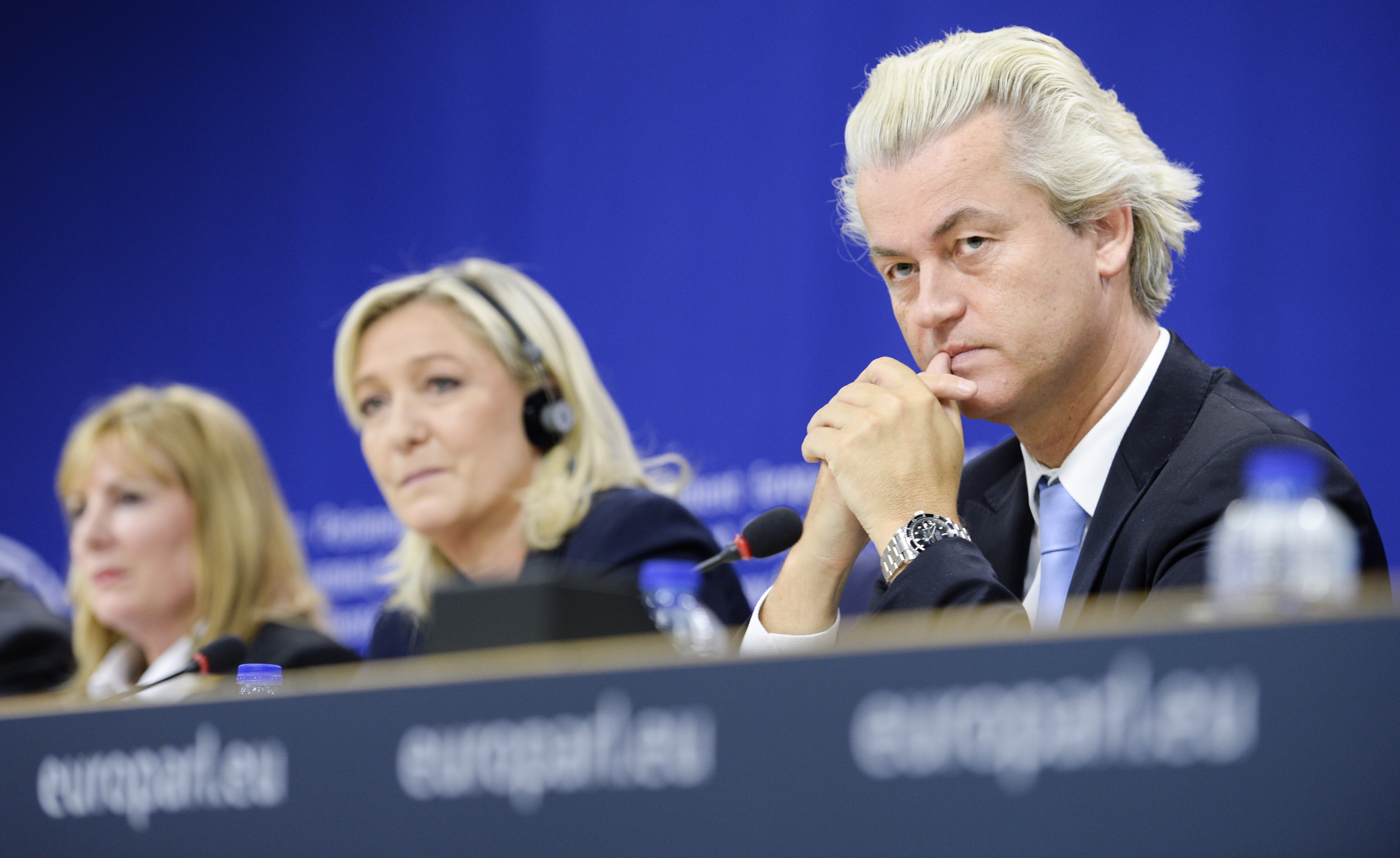 fr.shafaqna - Prague: Le Pen et Wilders appellent à bâtir des murs autour de l'Europe